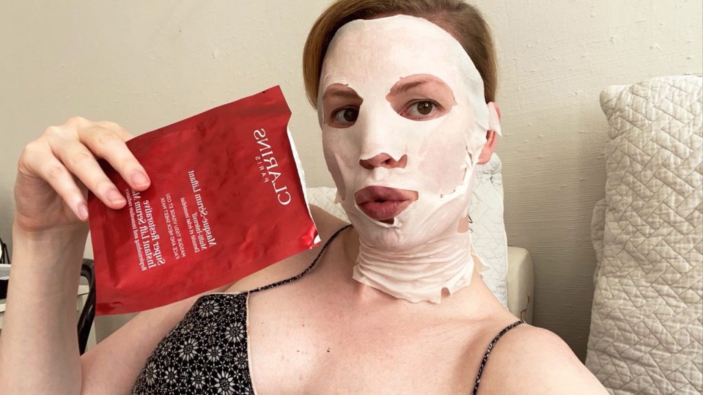 Recension-Clarins-Super-Restorative-Instant-Lift-Serum-mask