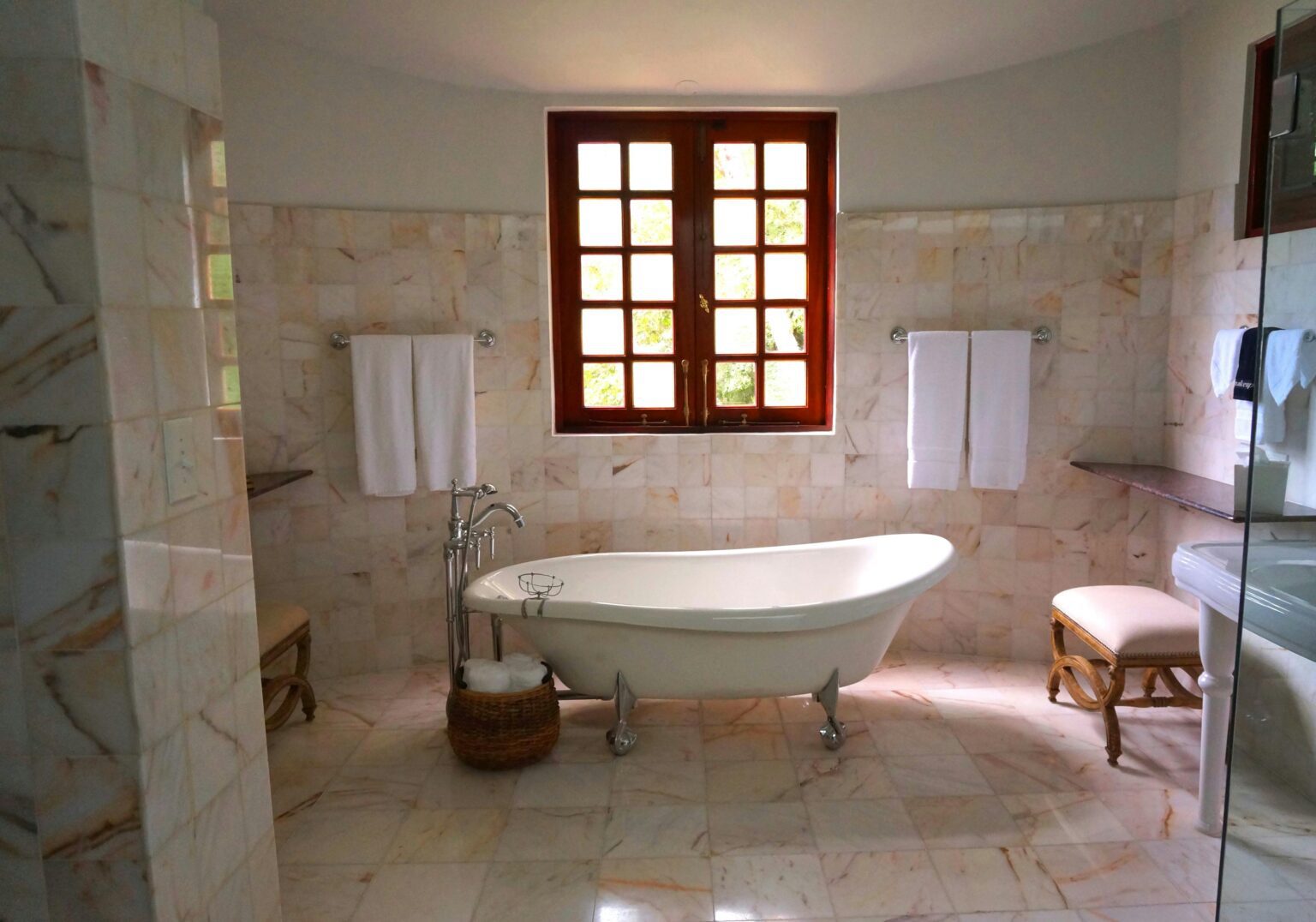 Hudvård börjar med rena ytor – därför påverkar din omgivning ditt välmående