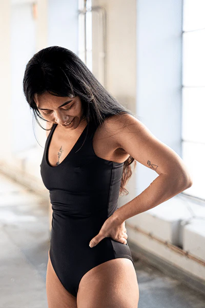 Kira den stilrena performance-baddräkte: För simning, spa mm